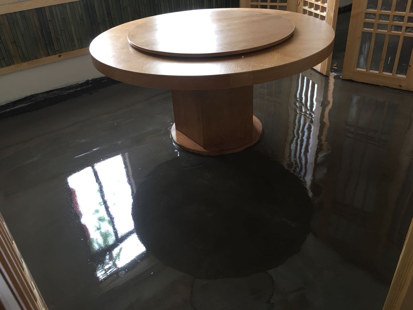 吉首市乾州餐廳環氧復古地坪施工完成，祝老板生意興隆，財源廣進